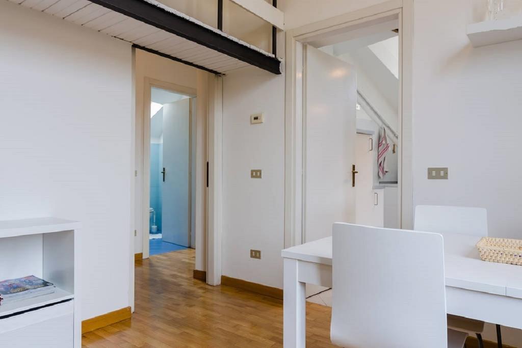 V12 Design Apartments Milan Ruang foto